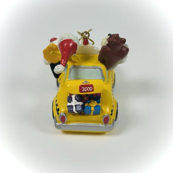 Warner Bros Looney Tunes NYC Taxi Yellow Cab Christmas Ornament 2000 RARE Bugs - Picture 4 of 15
